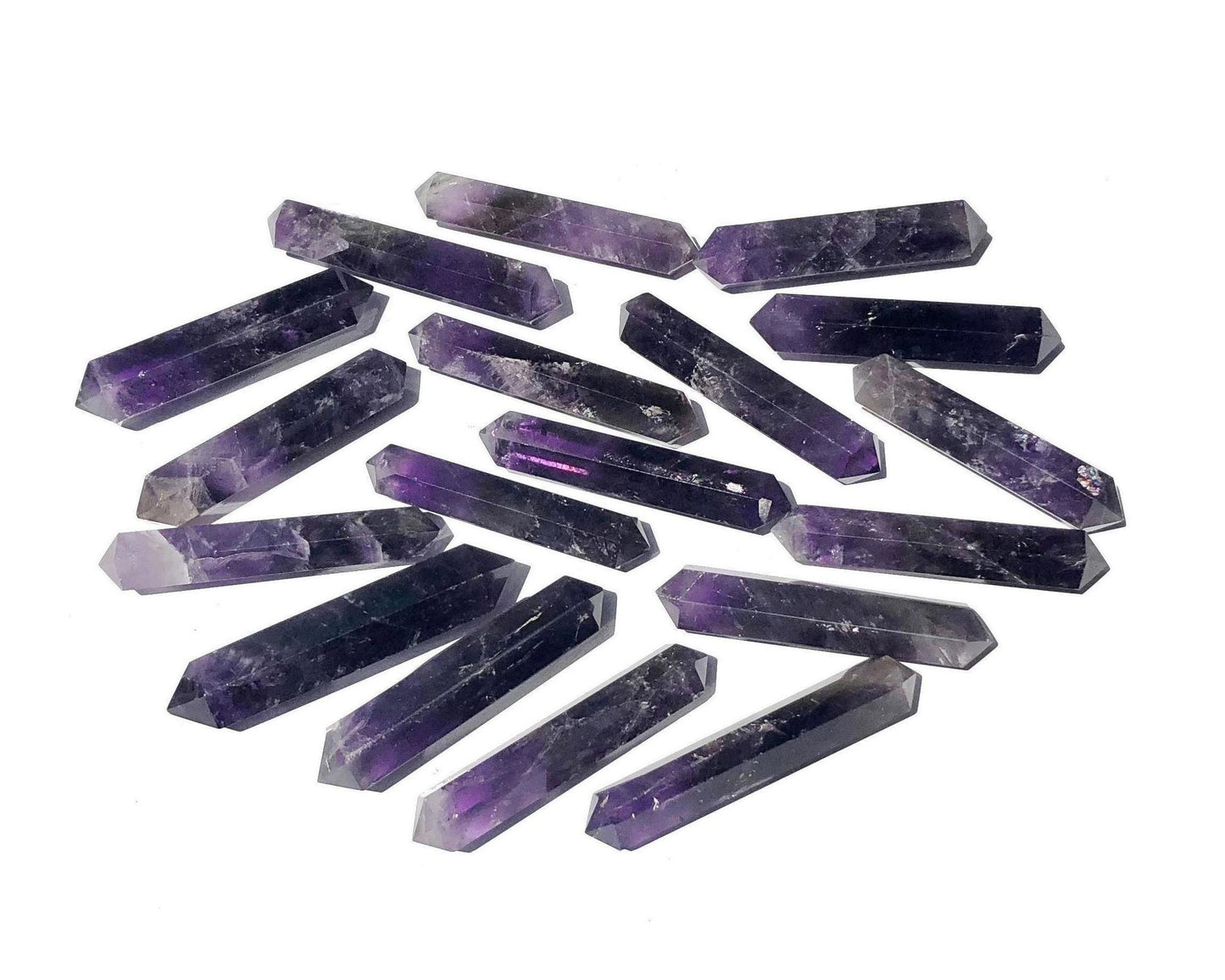 Amethyst Doppelnder in violetten Farbtönen auf weißen Hintergrund