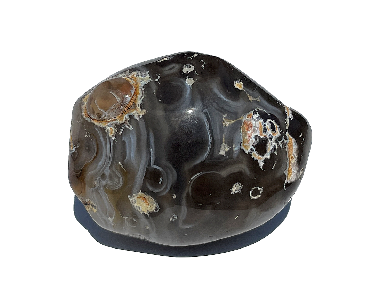 natürlicher Wasserachat mit Maserung auf weißem Hintergrund