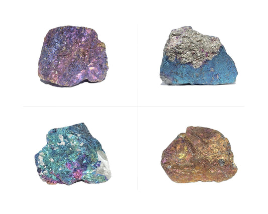 bunte Buntkupfer Steine zweireihig untereinander angeordnet auf weißem Hintergrund