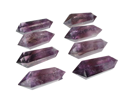 Amethyst Doppelnder in violetten Farbtönen auf weißen Hintergrund