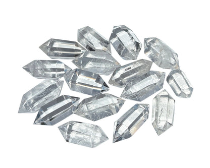 kompakte Bergkristall Doppelender auf weißem Hintergrund