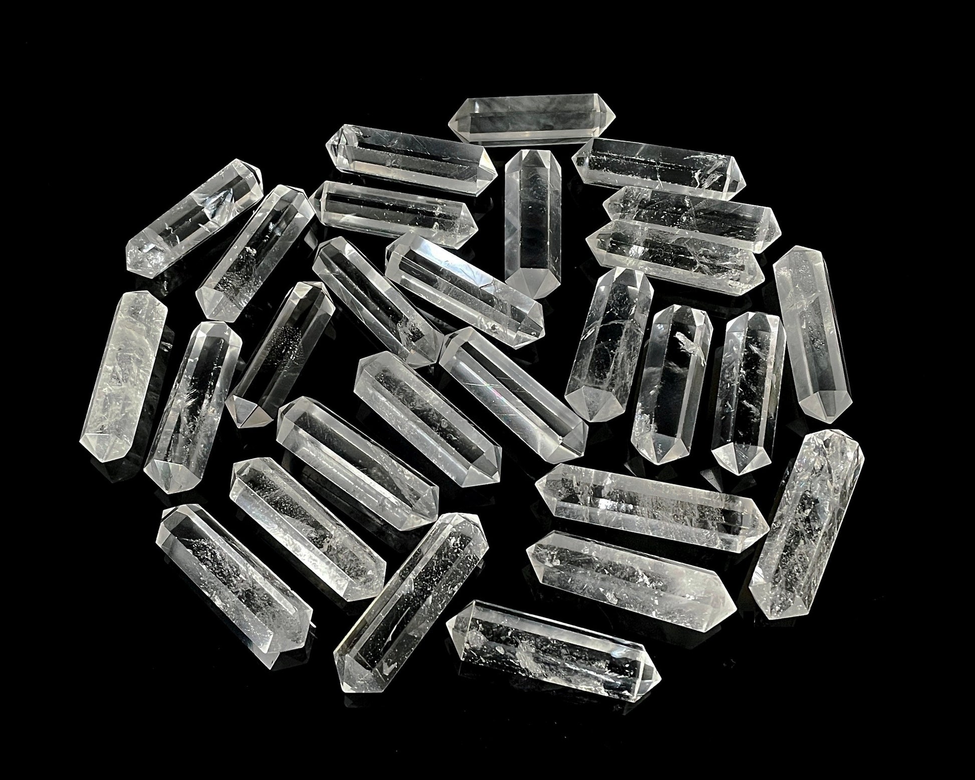 kleine Bergkristall Doppelender auf schwarzem Hintergrund