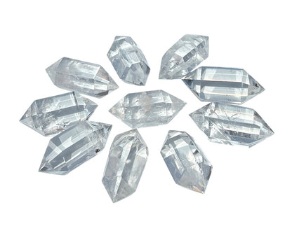 Vorderansicht: Bergkristall Doppelender auf weißem Hintergrund