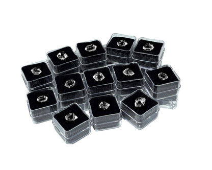 Vielzahl an Herkimer Diamanten in klarer Box mit schwarzem Samt