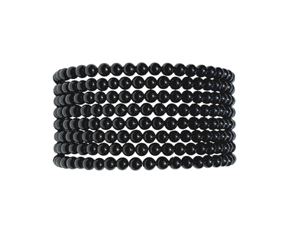 Queransicht: schwarzes Onyx Armband mit runden Kugeln auf weißem Hintergrund