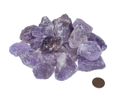 Amethyst auf weißem Hintergrund