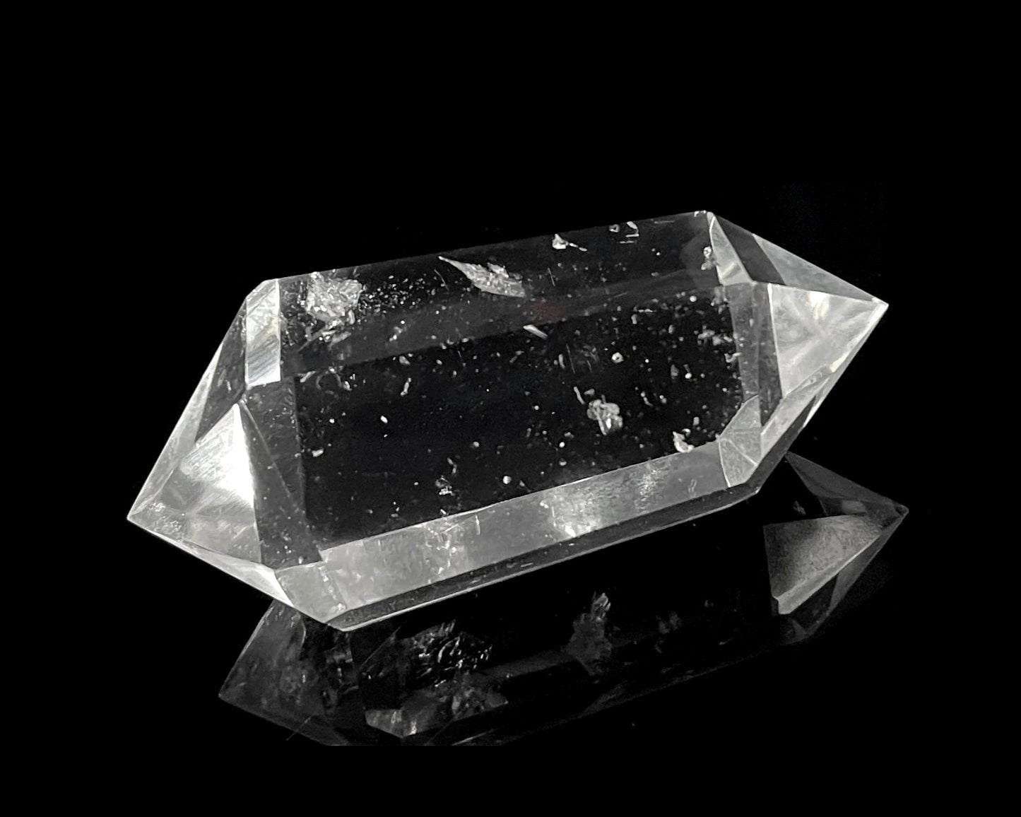 Bergkristall Doppelender auf schwarzem Hintergrund