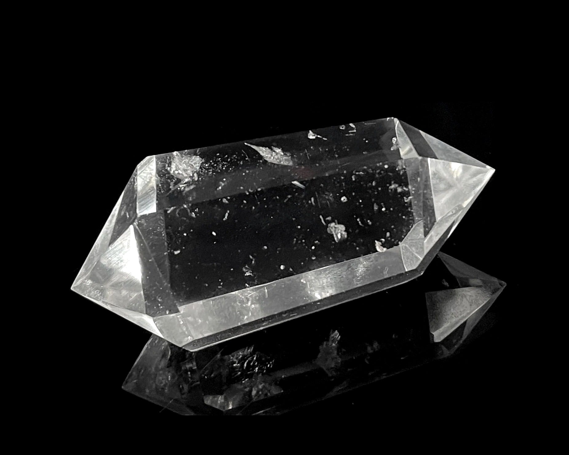 Bergkristall Doppelender auf schwarzem Hintergrund