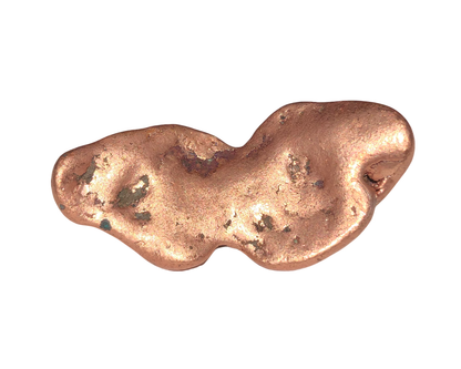 Ansicht von vorn: natives Kupfer - natürliches Kupfer Nugget auf weißem Hintergrund