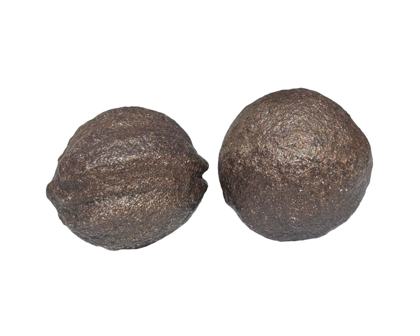 Moqui Marbles auf weißem Hintergrund