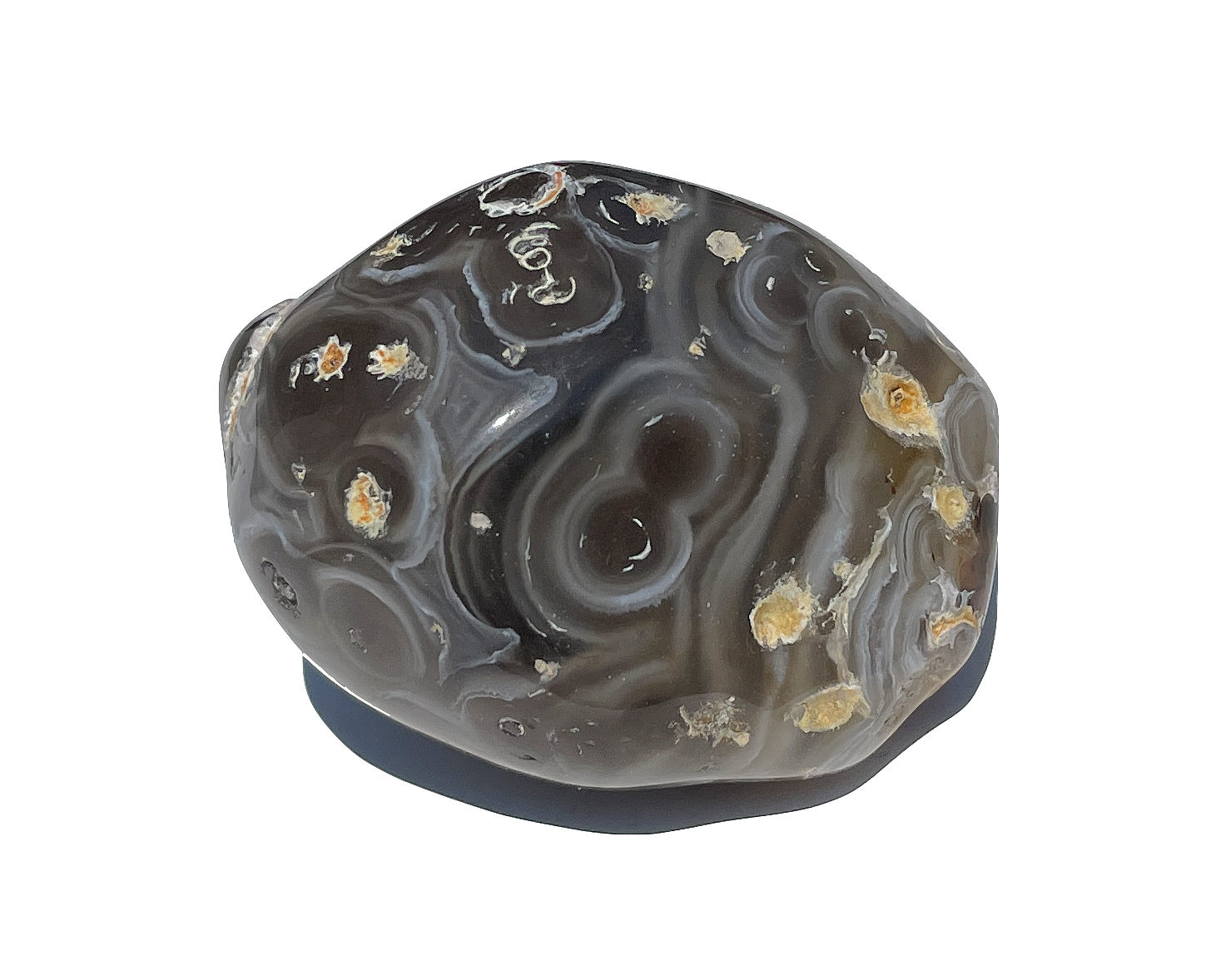 dunkler Wasserachat mit Maserung auf weißem Hintergrund