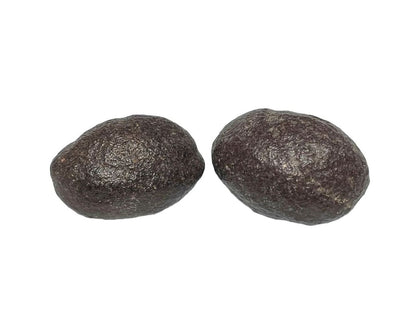 Zwei Moqui Marbles Unikate nebeneinander