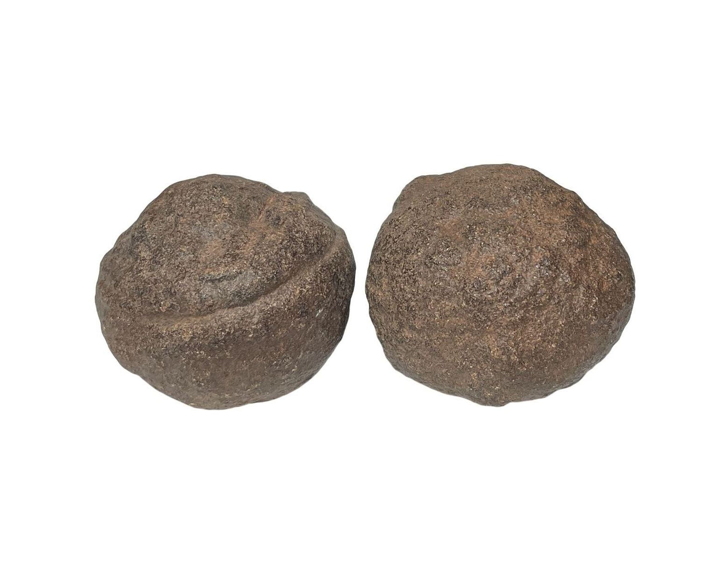 Zwei Moqui Marbles Unikate nebeneinander