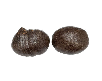 Zwei Moqui Marbles Unikate nebeneinander