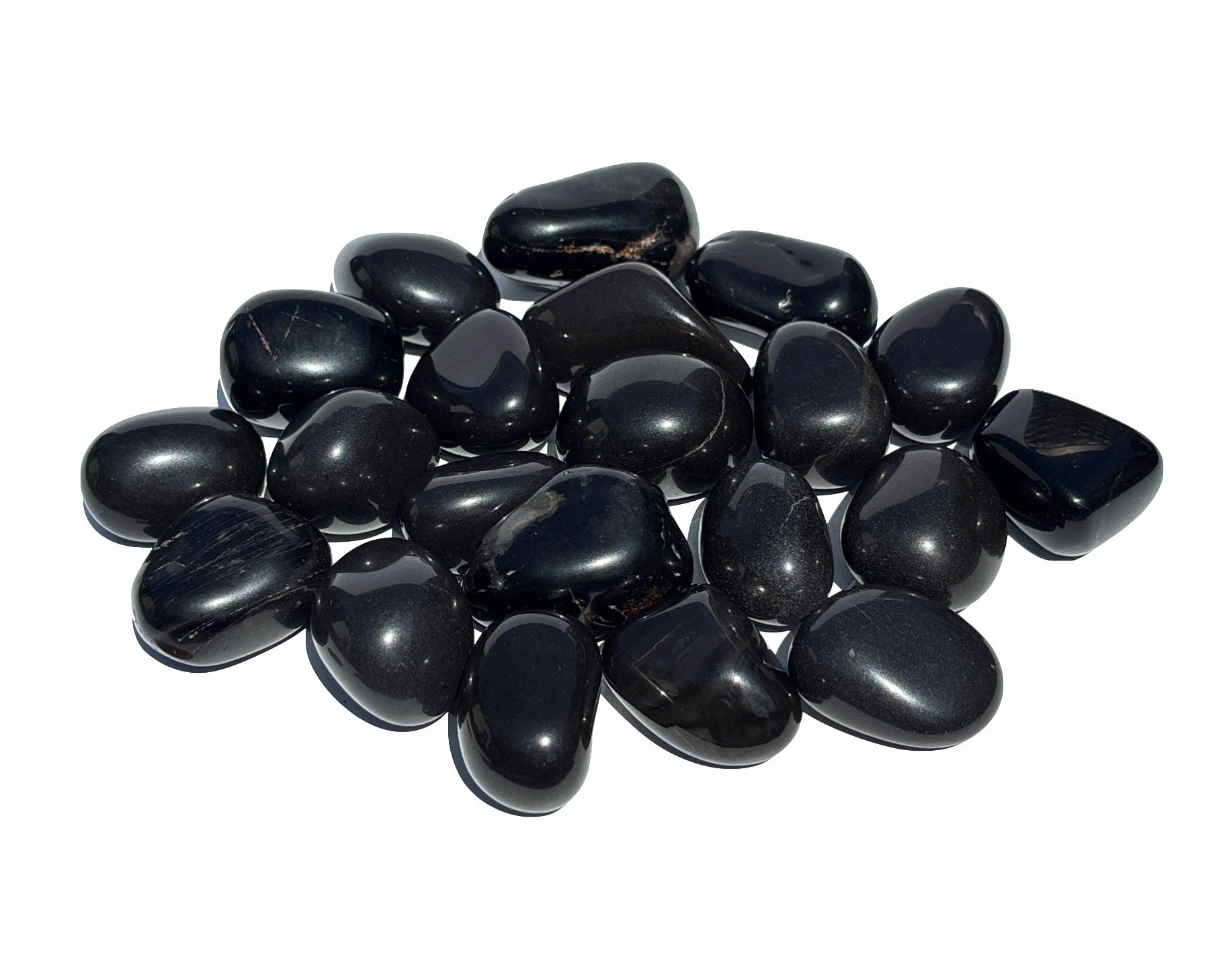 Vorderansicht: Onyx Trommelsteine auf weißem Hintergrund