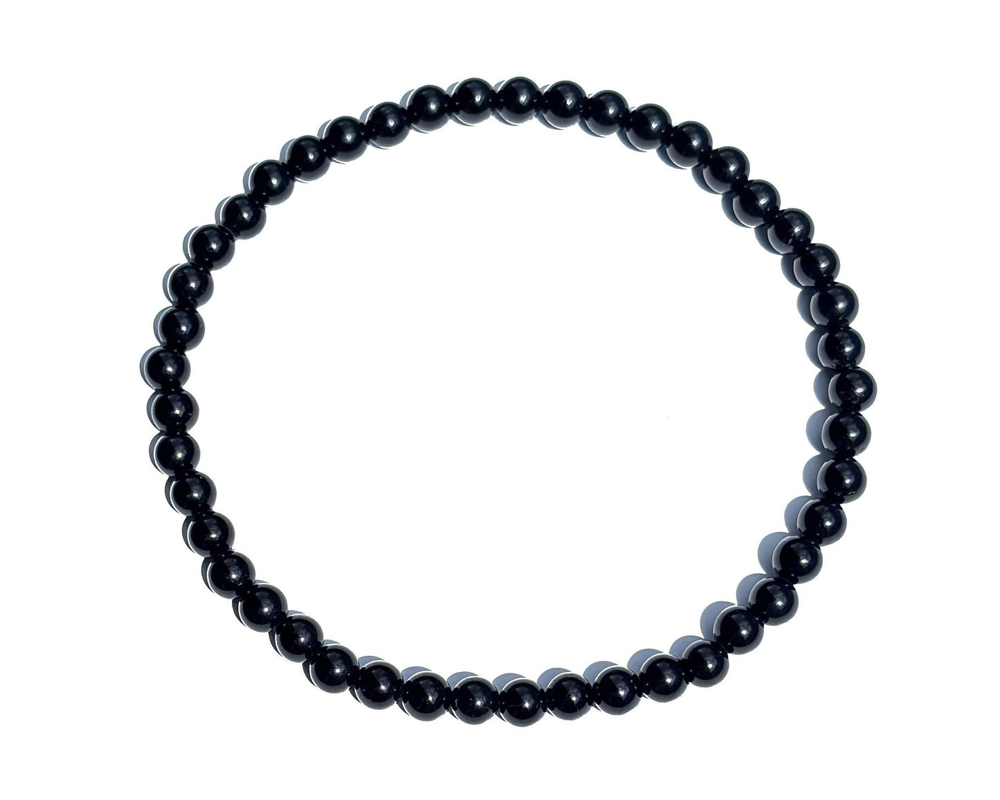 schwarzes Turmalin Armband mit runden Kugeln auf weißem Hintergrund