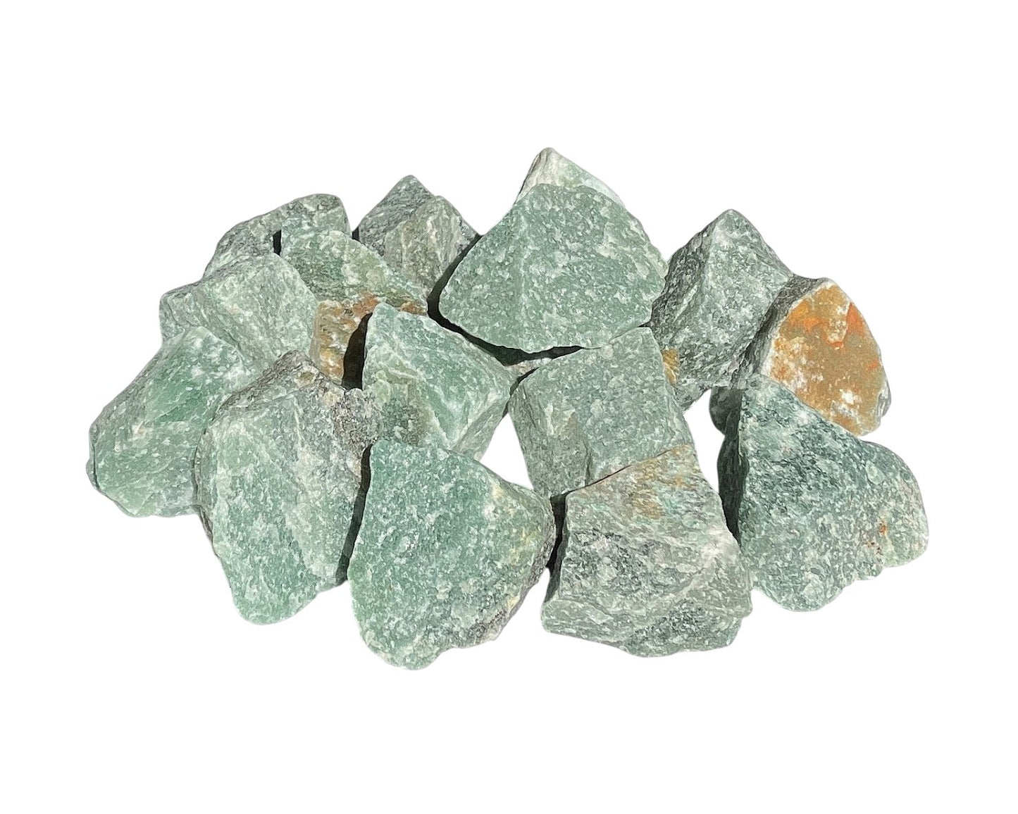 Ansicht von vorn: Aventurin Rohsteine auf weißem Hintergrund