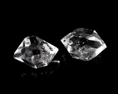 2 Herkimer Diamanten im Set, verpackt in transparenter Edelsteinbox