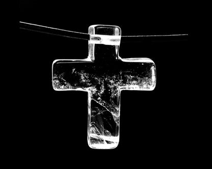 Bergkristall Kreuz gebohrt