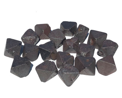Magnetit Oktaeder - Magneteisenstein Eisenerz  - Lodestone